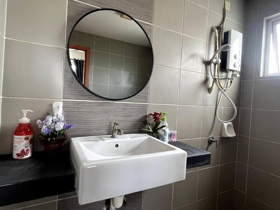 Homestay Ttdi Adina 710 Shah Alam,Sek 13,Msu,3Bedroooms Exterior foto